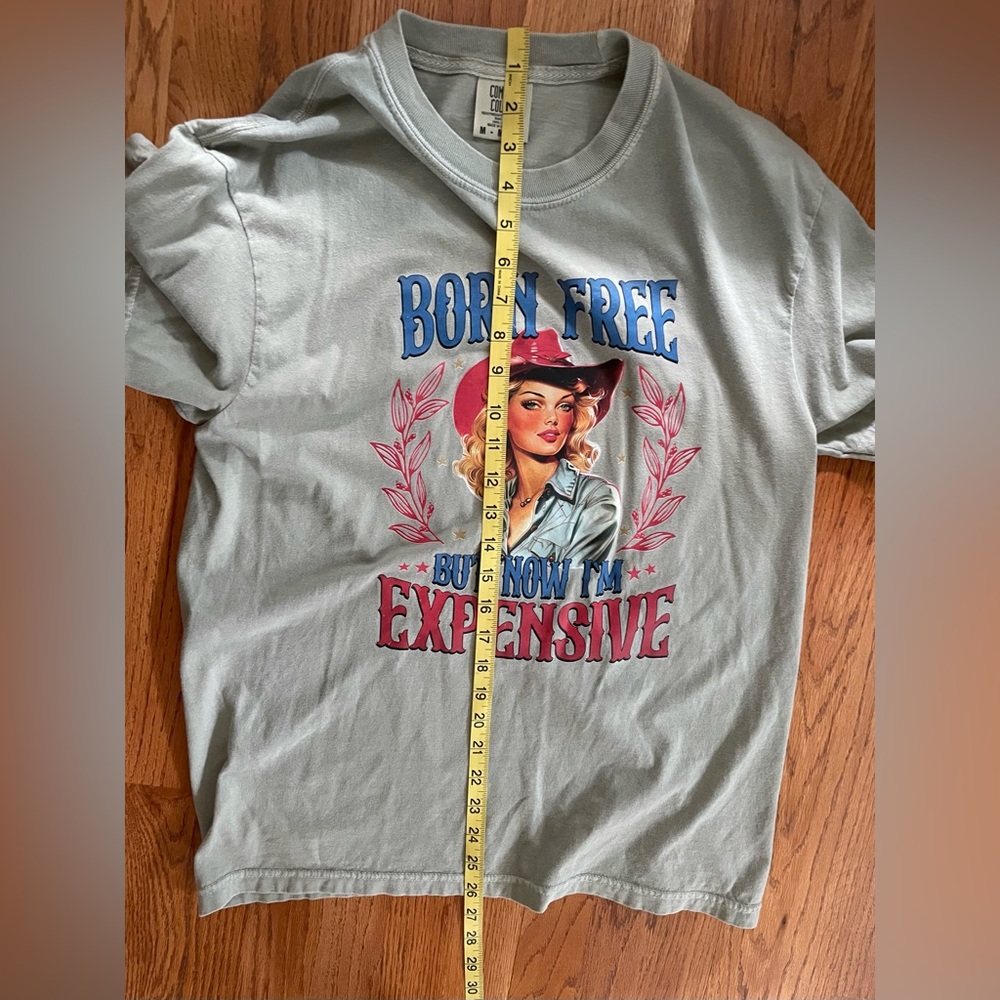 VGC “Born Free But Now I’m Expensive” Gray T-Shirt. Size Medium.💎💵🩶 - Picture 5 of 6